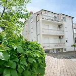 Apartment Lovric *