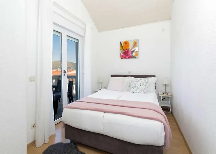 Lovric Apartman *