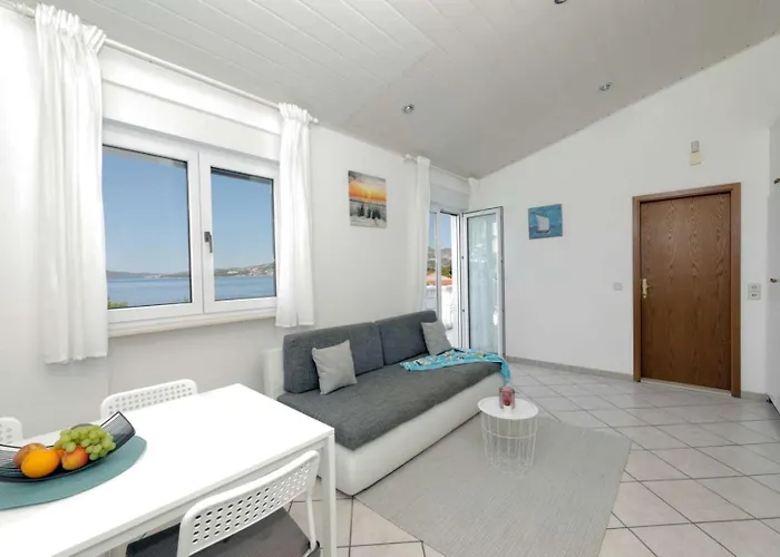 Lovric Apartman Trogir