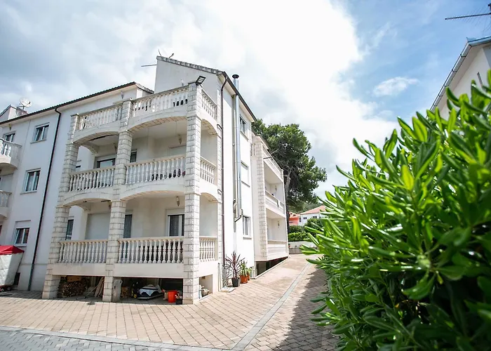 Lovric Apartman *