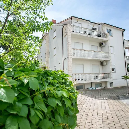 Appartement Lovric *